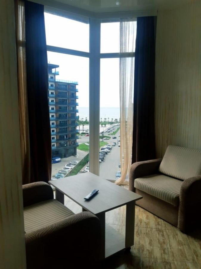 Hotel Batumi Inn Esterno foto