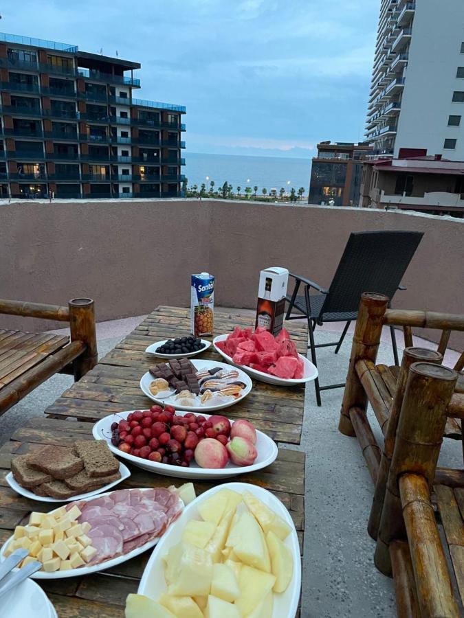 Hotel Batumi Inn Esterno foto