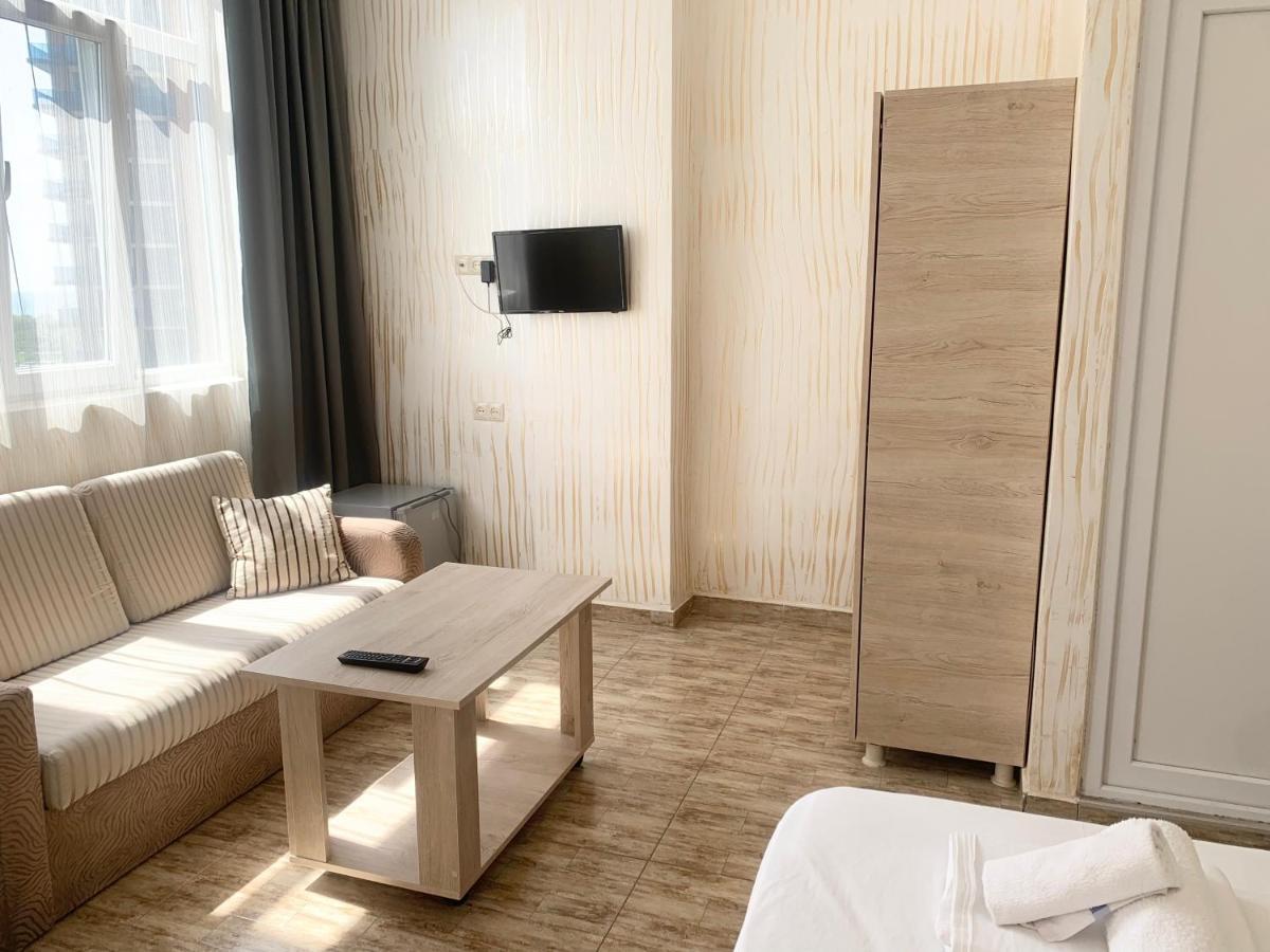Hotel Batumi Inn Esterno foto