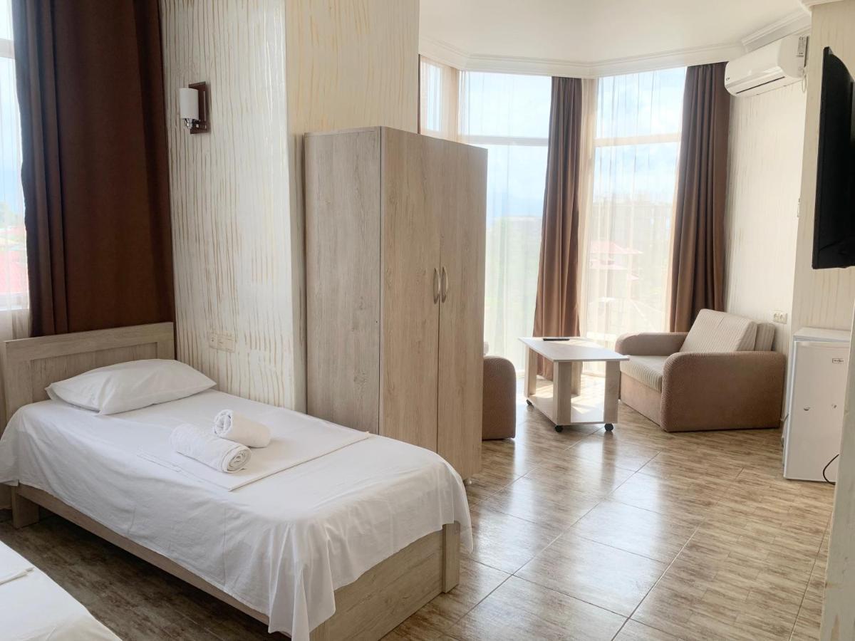 Hotel Batumi Inn Esterno foto