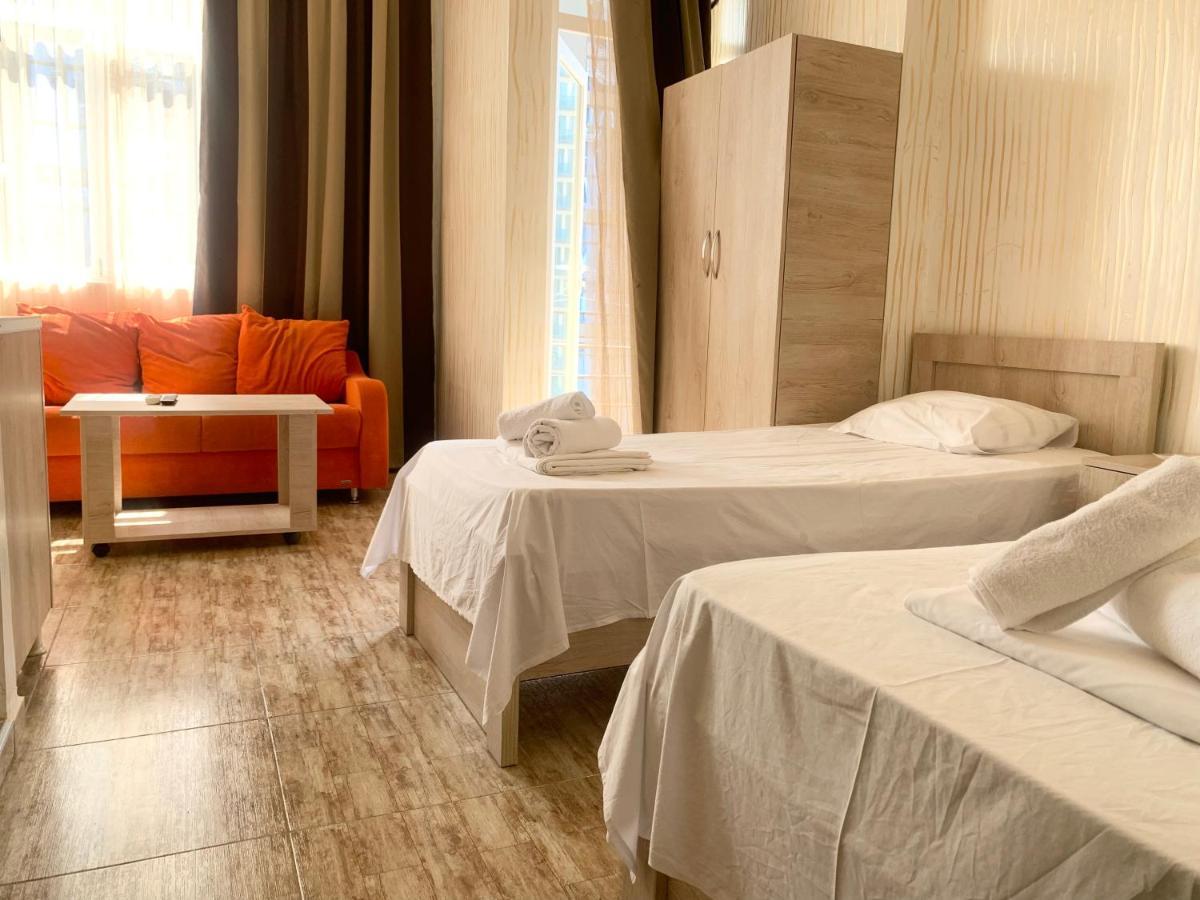 Hotel Batumi Inn Esterno foto