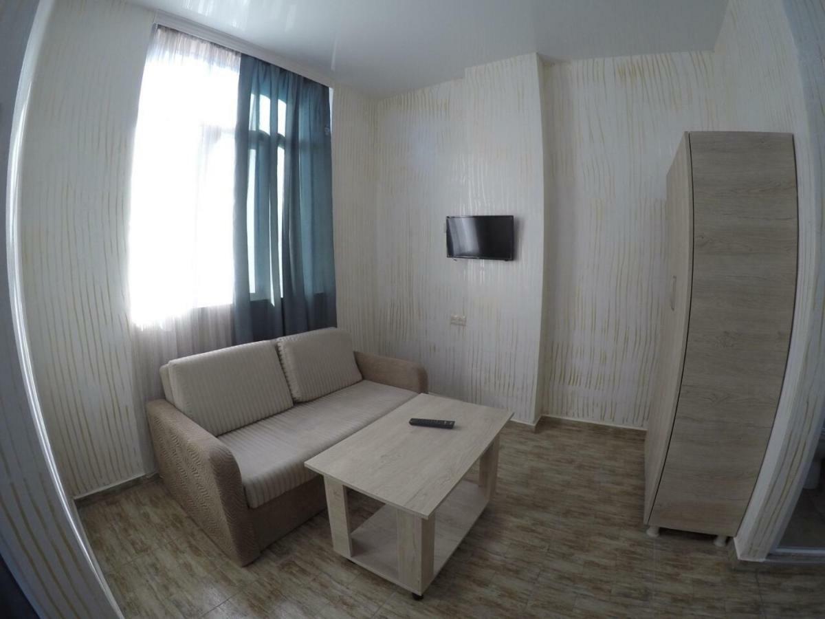 Hotel Batumi Inn Esterno foto