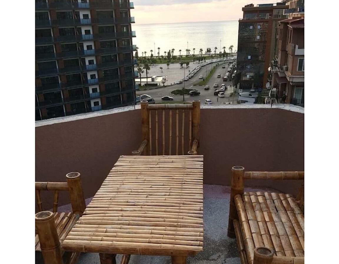 Hotel Batumi Inn Esterno foto